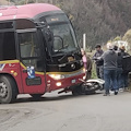 Tramonti: scooter contro bus di linea, giovane in ospedale [FOTO]