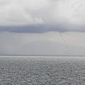 Tromba d'aria al largo della Costa d’Amalfi, persiste allerta meteo gialla