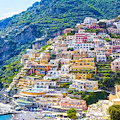 Turismo, italiani scelgono la vacanza di prossimità. Positano e Amalfi regine dell’estate 2020