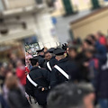 Ubriaco al Carnevale di Maiori, Carabinieri lo conducono in caserma. Denunciato