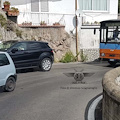 Vecchio bus urbano in servizio a Positano trasferito al Museo del Trasporto Pubblico di La Spezia 