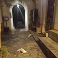 Vento forte: a Pontone colonnina si stacca da campanile della chiesa, paura tra i residenti [FOTO]