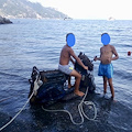 Vespa riemerge dalle acque di Atrani: era stata trascinata in mare nell'alluvione del 2010 [FOTO]