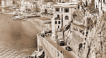 1953, Amalfi: l'ingresso da Atrani e l'epoca d'oro della SS163