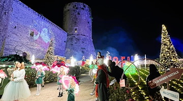 Al via i Mercatini di Natale al Castello di Lettere: fino al 6 gennaio luci, artigianato e intrattenimento