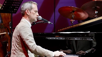 Anthony Strong e la Salerno Jazz Orchestra incantano l’auditorium Niemeyer nell'ultimo Concerto d'Inverno