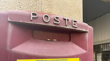 Armato di taglierino rapina due uffici postali: giovane arrestato nel Casertano 