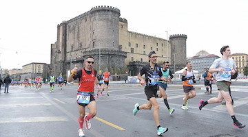 Boom di stranieri per la Napoli City Half Marathon di domenica 23 febbraio 