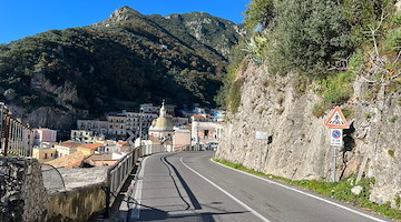 Cinque dissuasori di velocità nel centro urbano di Cetara