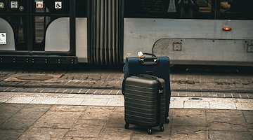 Fermato dopo un inseguimento: arrestato ladro di valigie alla stazione di Battipaglia