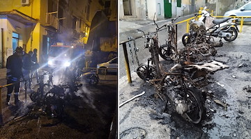 Incendio nella notte a Napoli: auto e cinque motorini avvolti dalle fiamme 