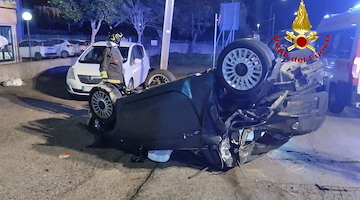 Incidente a Giffoni Sei Casali, 22enne estratto dalle lamiere dai Vigili del Fuoco