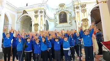 La magia del Natale a Praiano con gli studenti dell'Istituto Comprensivo Lucantonio Porzio 