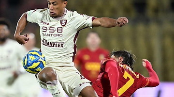 La Salernitana chiude l’anno con l’ennesima sconfitta a Catanzaro. Iemmello condanna i granata