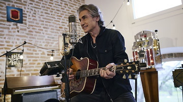 Ligabue festeggia i 30 anni di Buon Compleanno Elvis: nuova musica, live e riedizioni