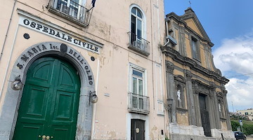 Lite in strada a Cava de' Tirreni: 16enne accoltellato al torace, fermato un coetaneo