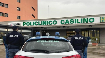 Roma, donna incinta picchiata e mandata da sola in ospedale: arrestato il marito