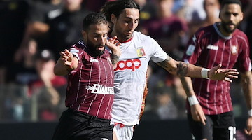 Salernitana con le polveri bagnate: non riesce ad abbattere il muro del Catanzaro, finisce 0-0