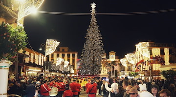 Sorrento, niente contenitori di vetro in piazza a Capodanno: l'ordinanza del sindaco