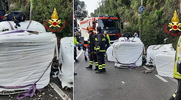 Tragedia a Salerno: ciclista 49enne perde la vita travolto da un carico di ecoballe