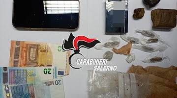 Trovato in possesso di hashish e denaro in contanti, 17enne arrestato a Mercato San Severino 