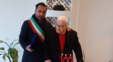 Vico Equense in festa per Guglielmo Rossi: l'ex Sindaco e Cavaliere della Repubblica compie 100 anni 