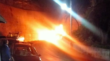 Vietri, auto incendiate dolosamente alla località Iaconti: la condanna del Sindaco