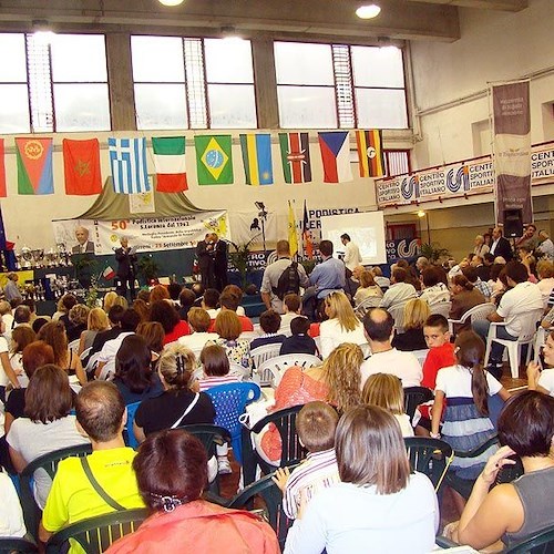 Gremita la palestra della Carducci-Trezza