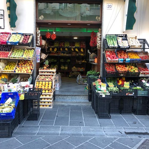 Maiori, lo storico Ortofrutta “Fruit Shop” in Corso Reginna cede l’attività