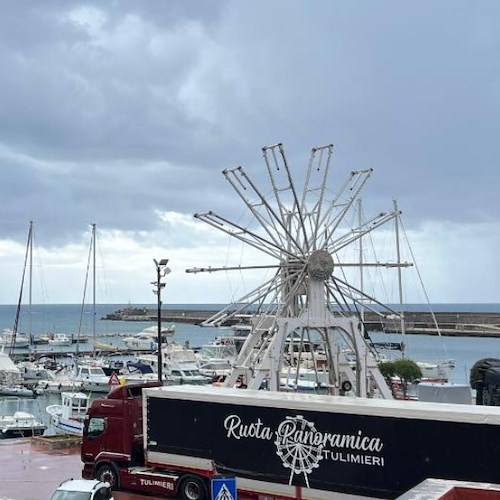 Ruota panoramica a Marina di Camerota