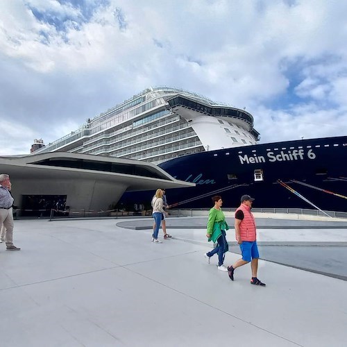 A Salerno attracca la Mein Schiff 6<br />&copy; Stazione Marittima di Salerno