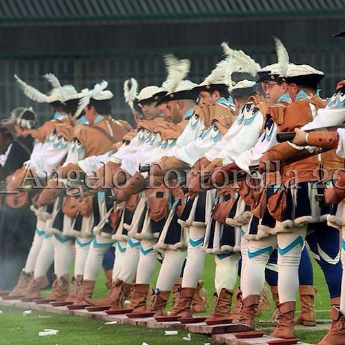 I trombonieri di Sant'Anna sulla linea di sparo