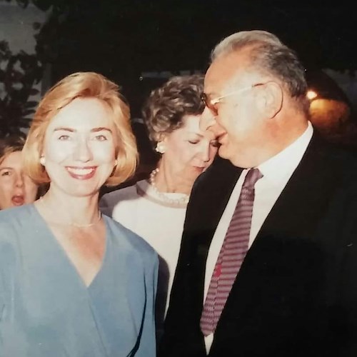 Naddeo insieme a Hillary Clinton, first lady Usa.