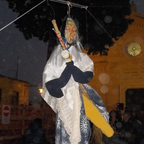 Appicciamm a Befana, 27 gennaio a Positano si recupera il tradizionale evento annullato per maltempo<br />&copy; Michele Barba Appicciamm a Befana 2016