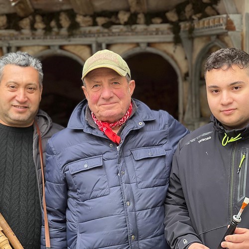 «Basta con le guerre, siamo tutti una famiglia». Da Minori gli auguri di Natale del signor Antonio Polverino / FOTO-VIDEO<br />&copy; Massimiliano D'Uva