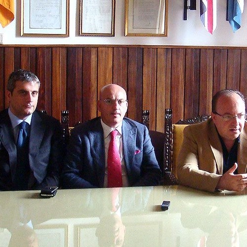 Il vicesindaco Luigi Napoli, il presidente Cstp Mario Santocchio ed il sindaco Marco Galdi