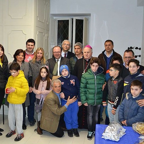 Foto di gruppo dopo l'inaugurazione