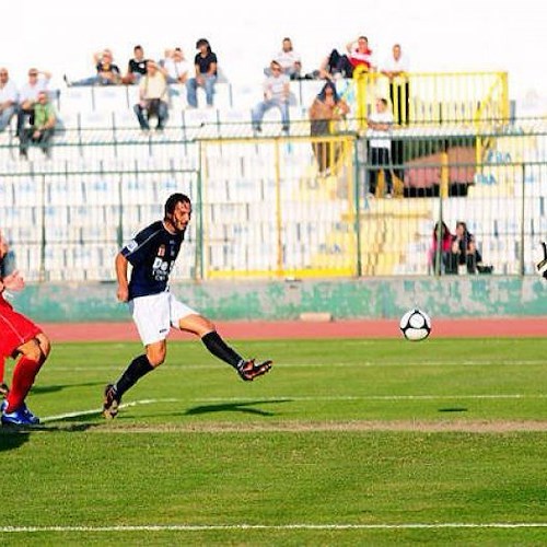 Il gol di Bernardo (foto tratte da lacavese.it)