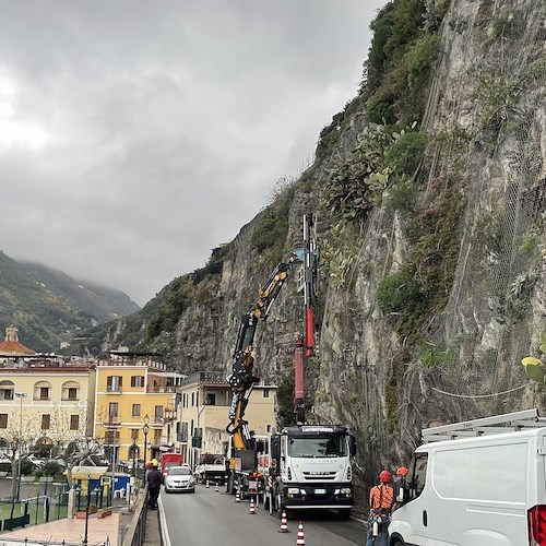 Distacco di materiale pietroso a Minori, da oggi senso unico alternato sulla Torricella<br />&copy; Giovanni Bovino