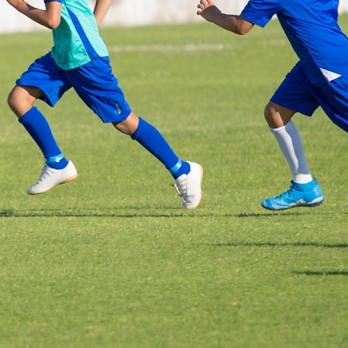 Bambini giocano a calcio<br />&copy; Foto da Pexels