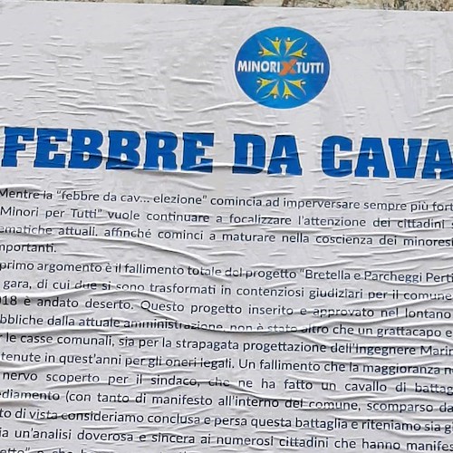 “Febbre da cavallo”: a Minori il manifesto di Cioffi e Parascandolo sui «fallimenti» dell’amministrazione