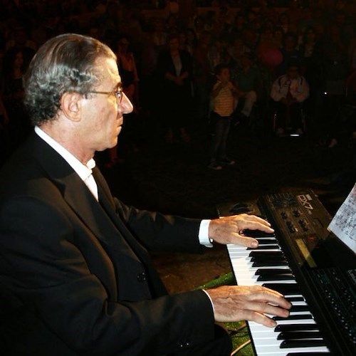 Al piano il Maestro Pietro D’Amico