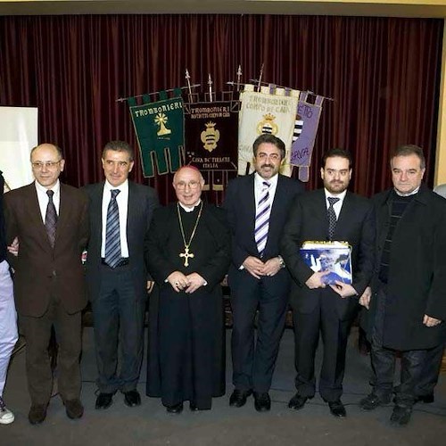 Foto di gruppo finale per i relatori