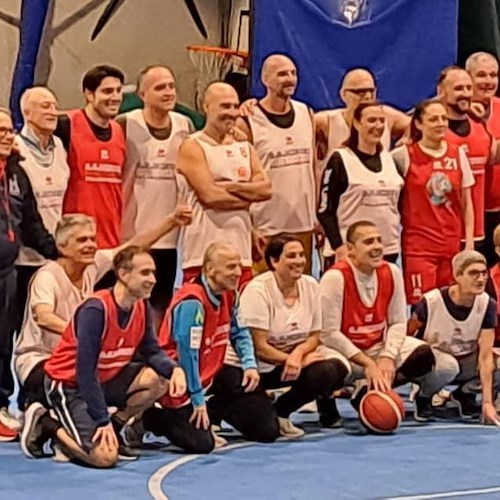 G.S. Minori Costa d’Amalfi: alla tendostruttura tornano in campo le vecchie glorie del basket locale<br />&copy; G.S. Minori Costa d'Amalfi