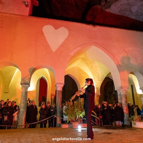 Grande successo all'Abbazia Benedettina della SS. Trinità di Cava de' Tirreni per l'evento dedicato all'amore<br />&copy; Angelo Tortorella