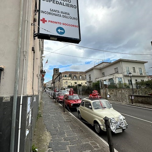 Il Club Vecchi Rombi porta doni ai bambini ricoverati all'Ospedale di Cava de’ Tirreni