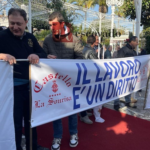 «Il lavoro è un diritto»: dipendenti in protesta all’Hotel La Sonrisa dopo la confisca definitiva<br />&copy; Leopoldo De Luise