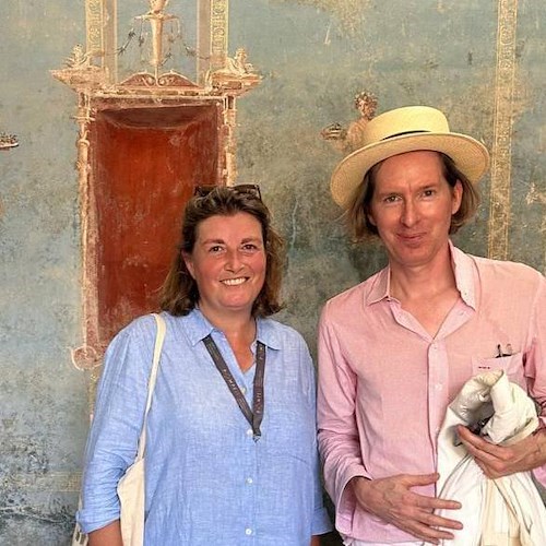 Il regista Wes Anderson in visita al Parco Archeologico di Pompei<br />&copy; Parco Archeologico di Pompei