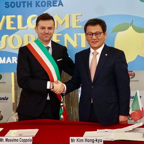 Massimo Coppola e Kim Hong-kyu<br />&copy; Comune di Sorrento