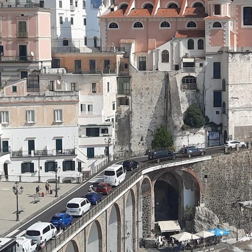 Traffico in Costiera Amalfitana<br />&copy; Massimiliano D'Uva